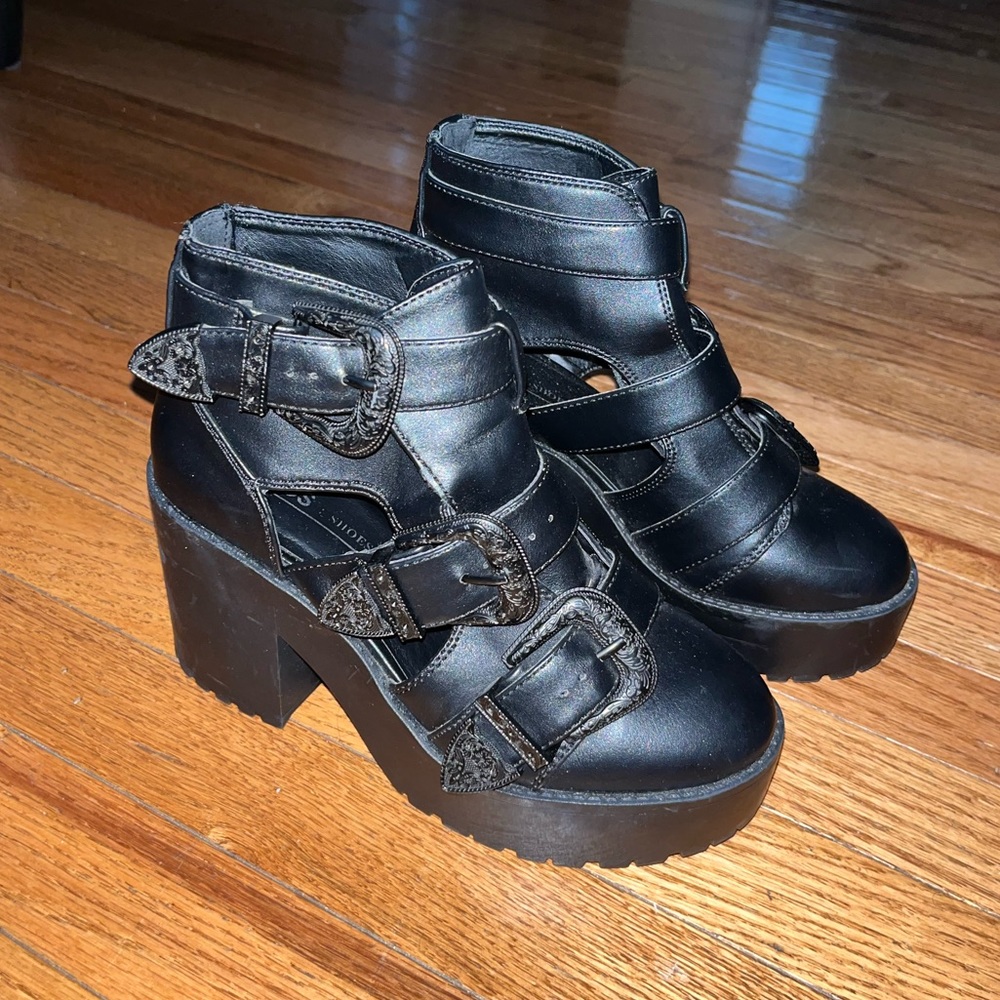 ASOS Boots - Picture 2 of 9